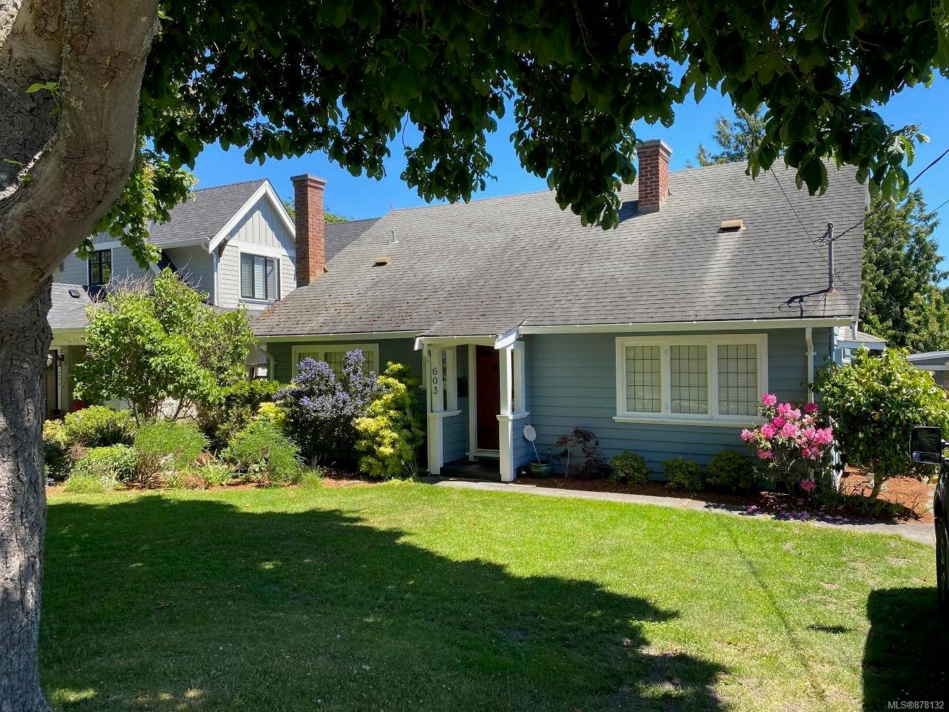603 Hampshire Rd, Oak Bay